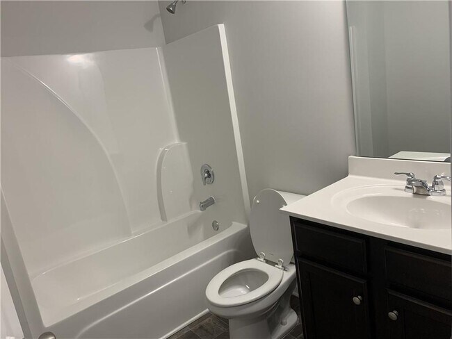 Building Photo - 430 Broadmoor Dr