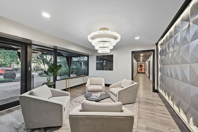 Building Photo - 3645 Peachtree Rd NE