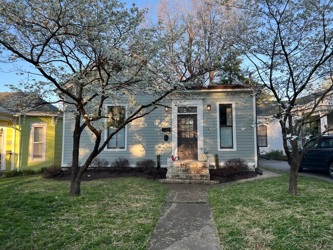 Building Photo - 407 E High St