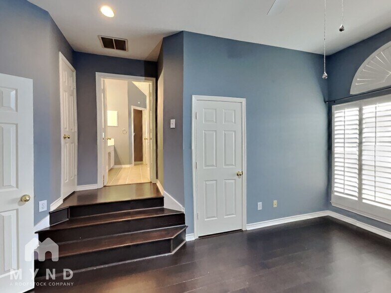 Building Photo - 2305 Leafy Glen Ct