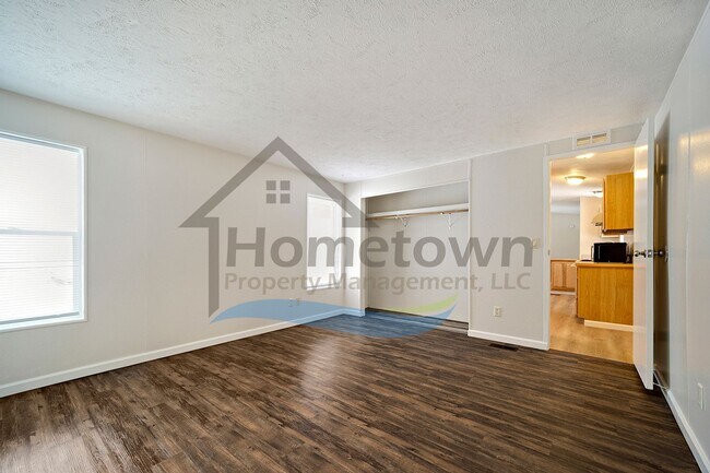 Building Photo - 2 Bedroom 2 Bathroom Home with Off-Street Parking Available in Athol!