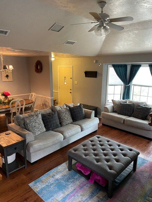 Building Photo - 4001 Windfree Dr