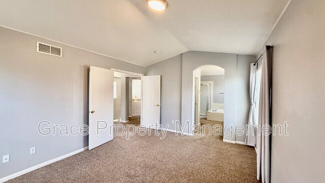 Building Photo - 9925 Harris St