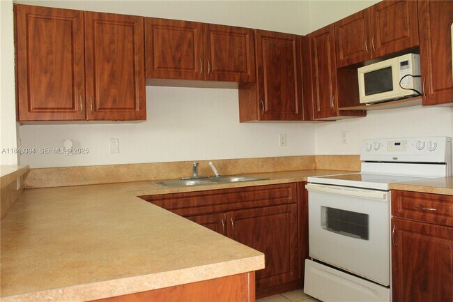 Building Photo - 10937 SW 181st Terrace