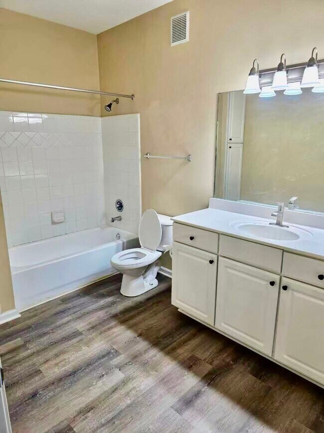 Building Photo - 4104 Regency Ct