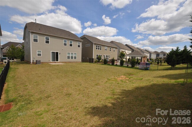 Building Photo - 1004 Sterling Dr