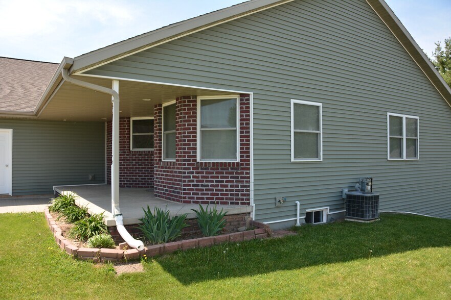 Building Photo - 325 Cordy Lane