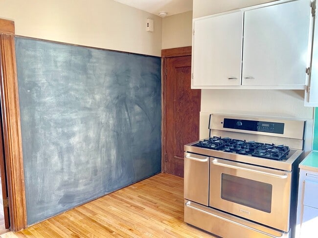 Building Photo - Advent- Low Deposit Rockridge Home W/ Beau...