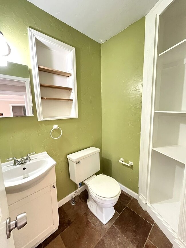 Building Photo - Cute 2 Bed 1.5 Bath in Bethany