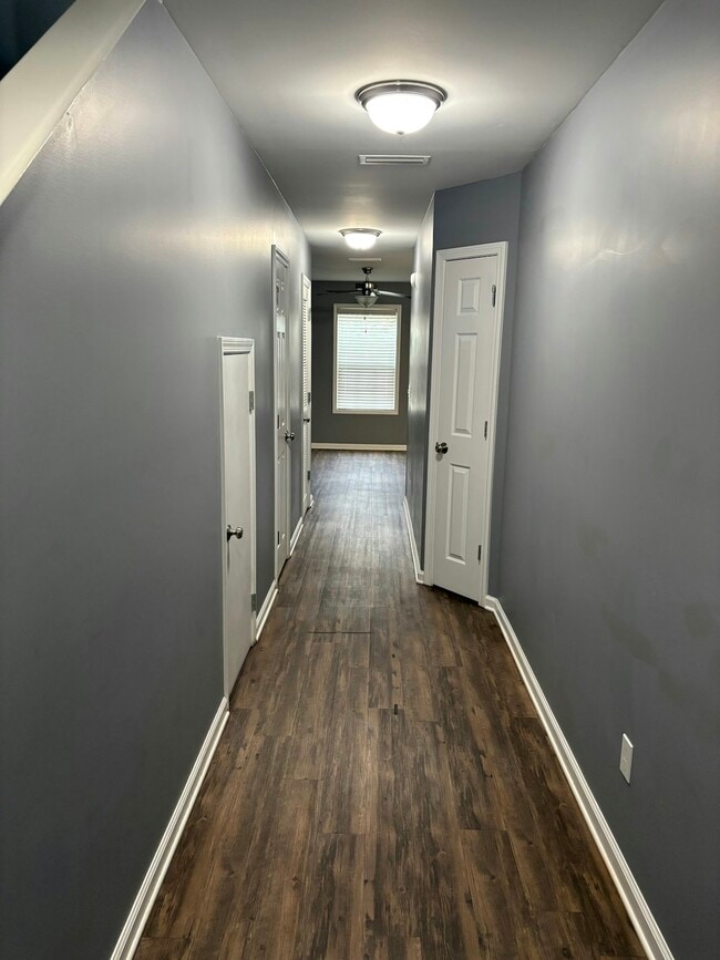 Building Photo - 2324 Middleton Rd