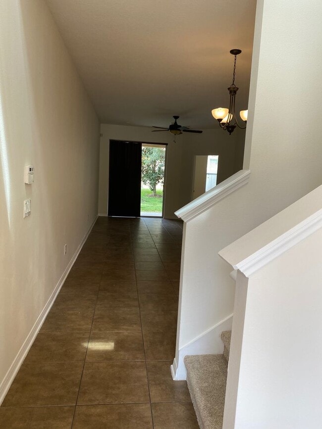 Building Photo - Gorgeous 3 bedrooms, 3.5 baths plus a LOFT...