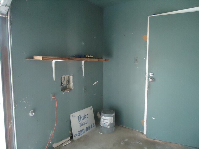 Building Photo - 7610 Lemma Dr