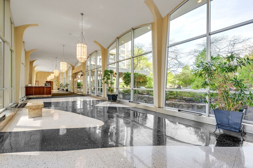 Main lobby - 4250 N Marine Dr