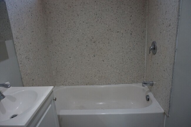 Building Photo - 3670-3672 Atlas Way