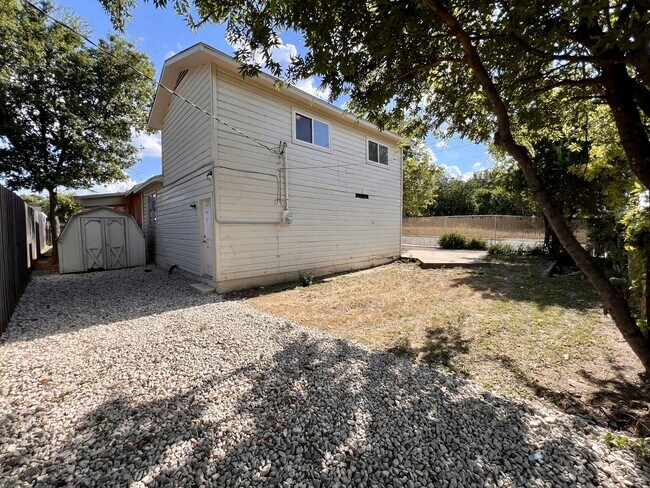 Building Photo - 5638 Curzon Ave