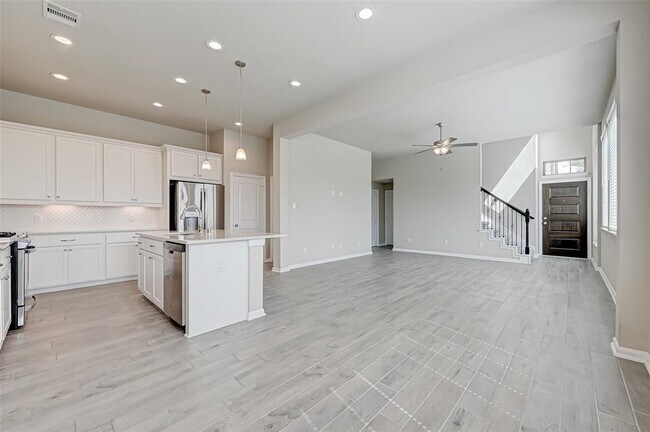Building Photo - 16235 Rattlesnake Run Trail Trl