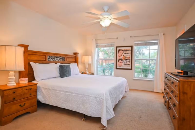 Building Photo - 1904 Royal Ridge Dr