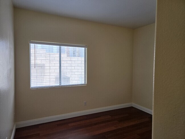 Building Photo - 8417 San Ramon Dr