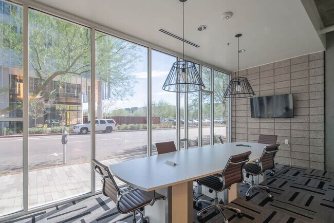 Building Photo - 814 N 4th St