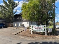 Building Photo - HALF  OFF  1ST  FULL  MONTH'S  RENT   Pet-friendly Townhouse Near Parks and Downtown Newberg   Sh...