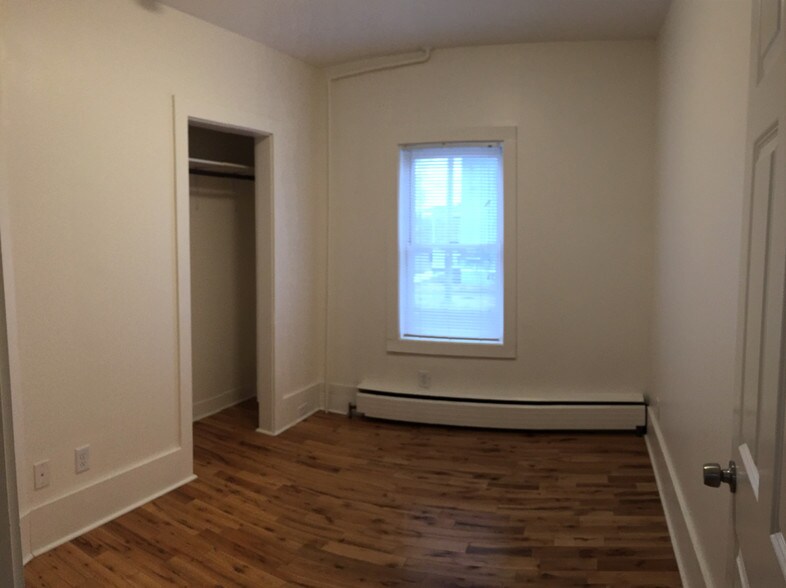 Building Photo - 125 Manhattan Dr