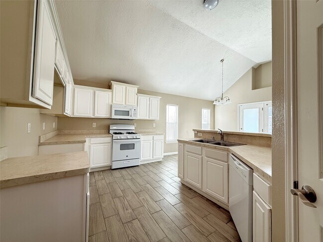 Building Photo - 6111 Settlers Village Dr