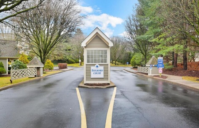 Building Photo - 606 Foxboro Dr