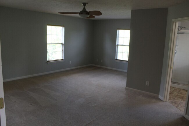 Building Photo - Spacious 5 Bedroom Home in Avon Schools!