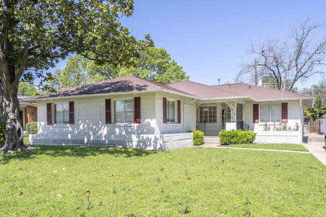 Building Photo - 6503 Ravendale Ln
