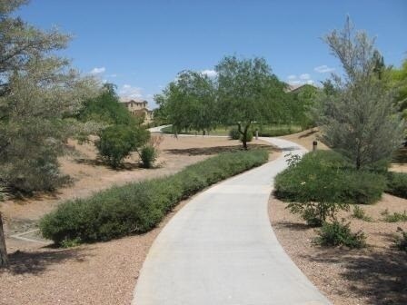 Building Photo - Beautiful Home in Shamrock Estates!