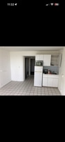 Building Photo - 6484 Indian Creek Dr