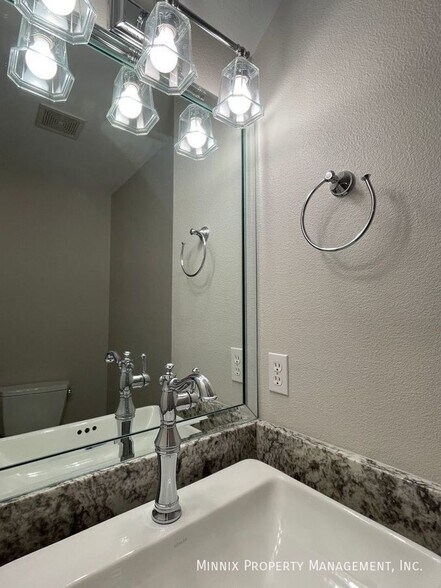 Building Photo - 8241 San Antonio St