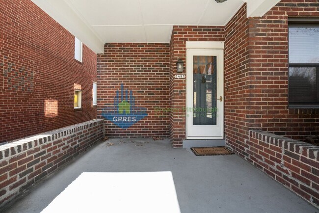 Building Photo - Spacious 3-Bedroom Home w/ Parking & Central A/C – Squirrel Hill