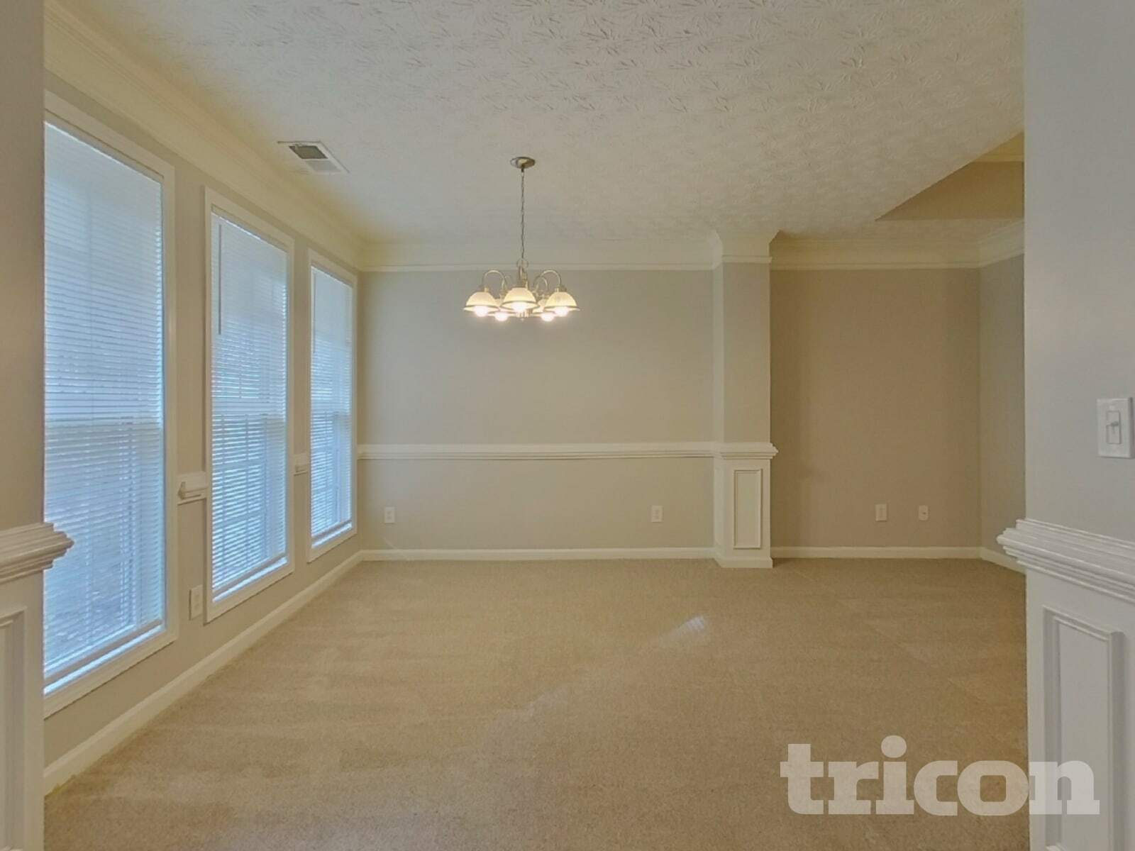 Building Photo - 220 Arbor Creek Dr