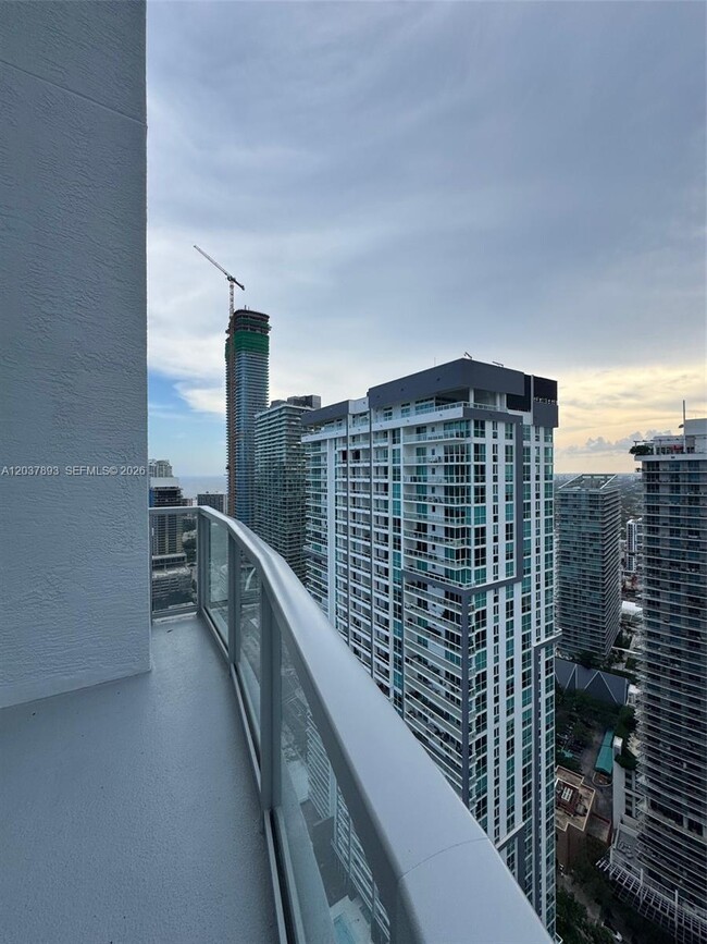 Building Photo - 1060 Brickell Ave