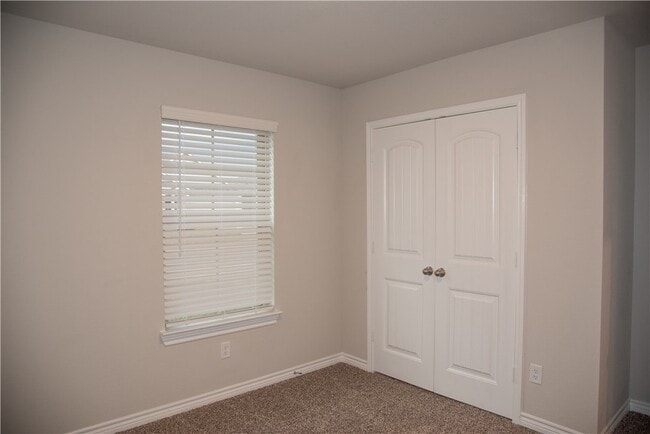 Building Photo - 2145 Chief St