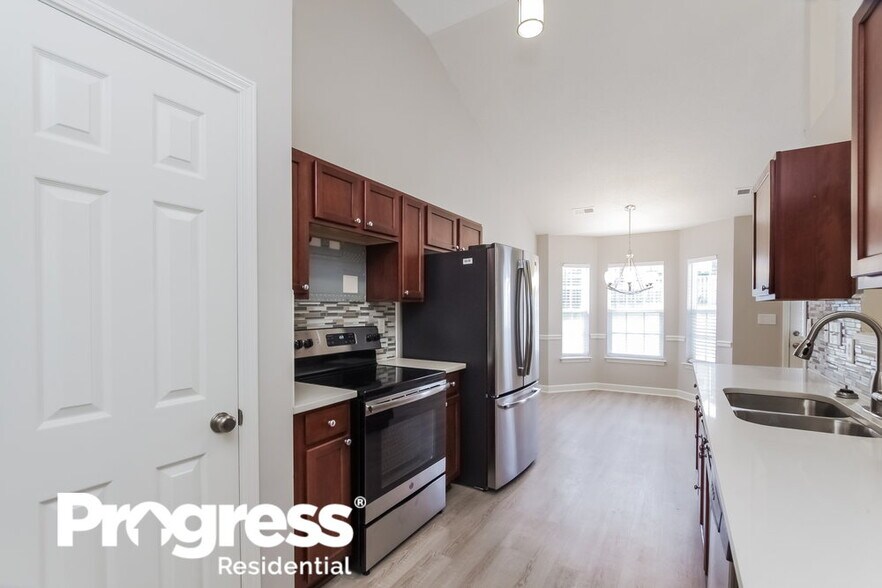 Building Photo - 928 Woodington Ln