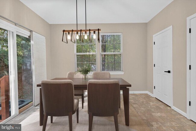 Building Photo - 7047 Water Oak Rd