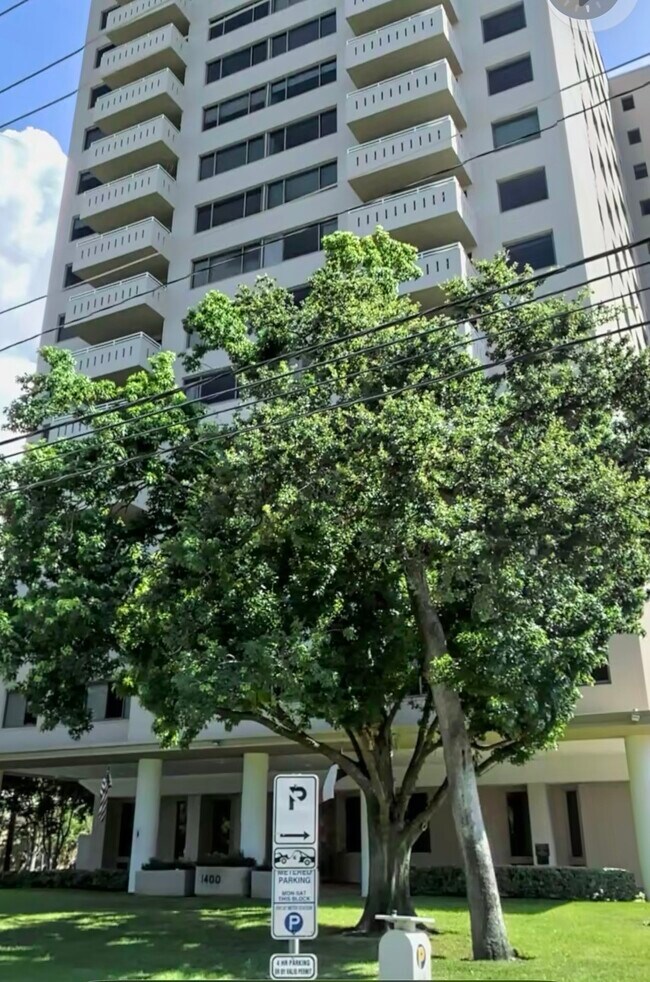 Building Photo - 1400 Hermann Dr