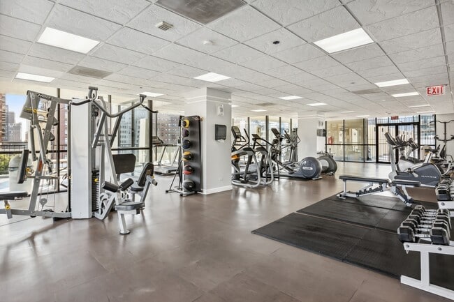 Building Photo - 1122 N Clark St