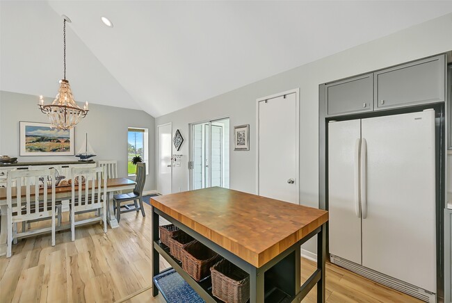 Building Photo - 18418 E De Vaca Ln