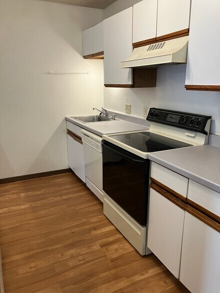 Building Photo - 803 Roundhouse Addn