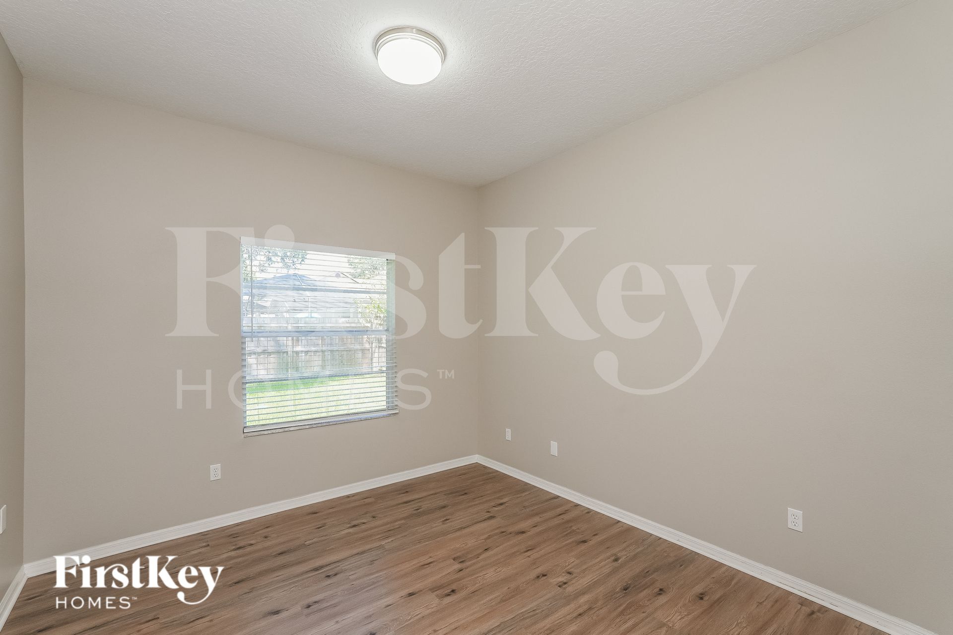 Building Photo - 9712 Glenpointe Dr