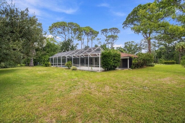 Building Photo - 1257 Fairway Cir S