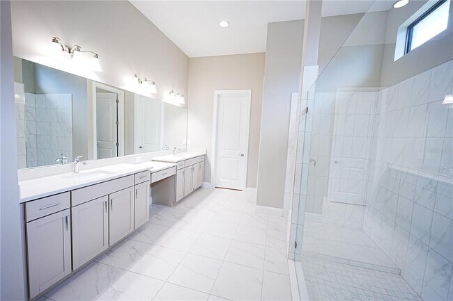 Building Photo - 9124 Bernini Pl