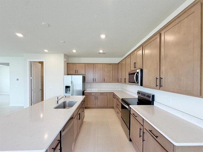 Building Photo - 6985 Oak Commons Way