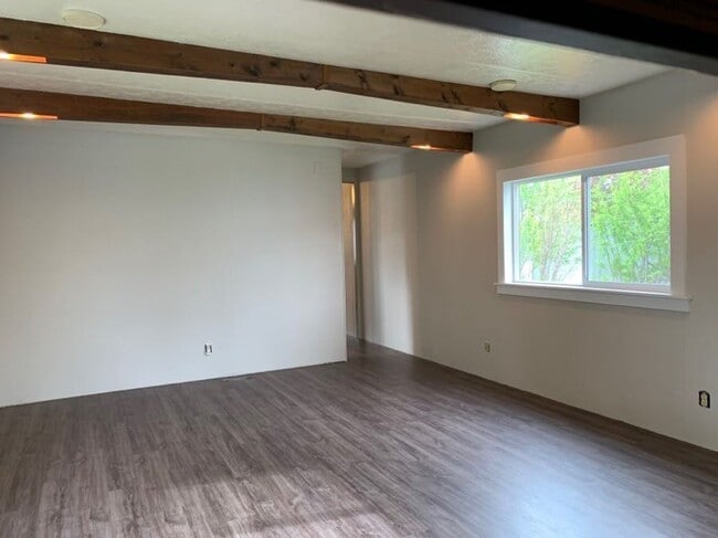 Building Photo - 3 bed 1.5 bath mobile