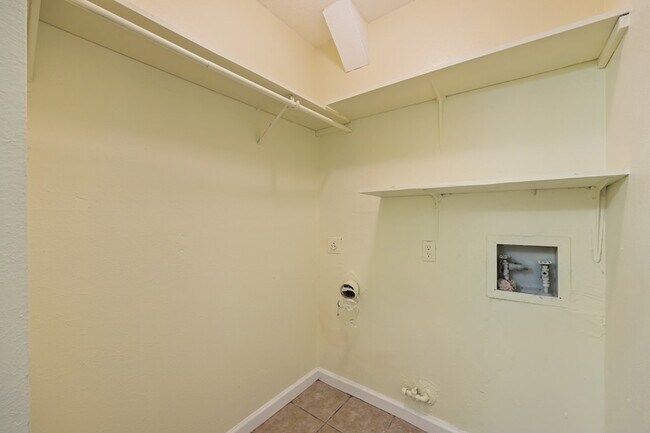 Building Photo - 7418 Boisenberry Ln