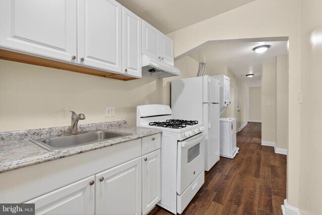 Building Photo - 3207 11th Pl SE