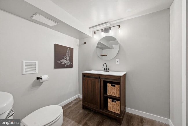 Building Photo - 125 E Moreland Ave